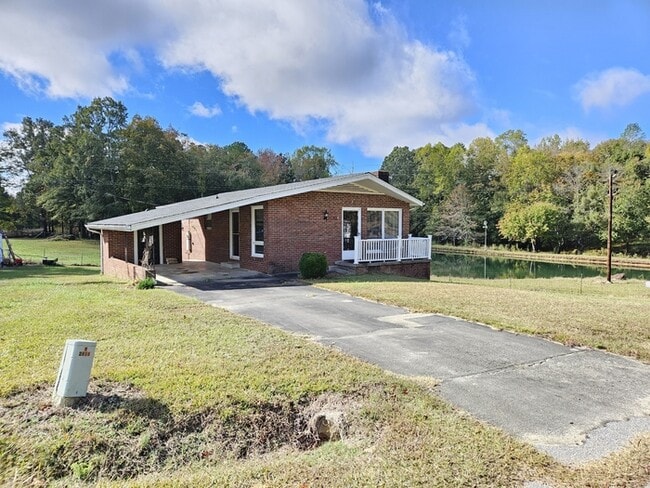 318 Hammond St in Heath Springs, SC - Building Photo - Building Photo