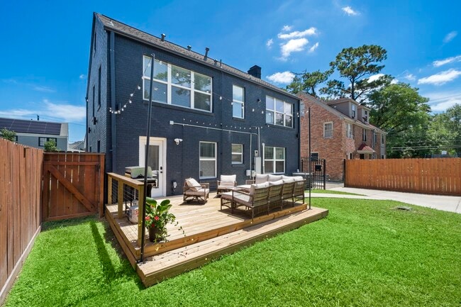property at 3226 Oakdale St