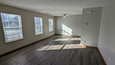 859 Kerns Dr NE in Bolivar, OH - Building Photo - Building Photo