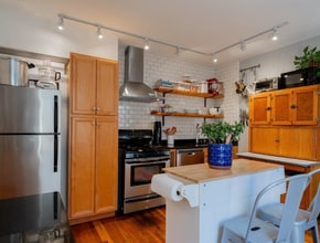 77 Columbus Ave, Unit 1 in Somerville, MA - Foto de edificio - Building Photo