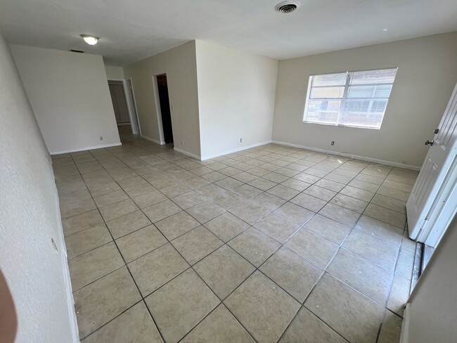 1426 NW 8th Ave, Unit 1426 in Fort Lauderdale, FL - Building Photo - Building Photo
