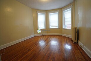 64 Woodstock Ave, Unit 7 in Boston, MA - Building Photo