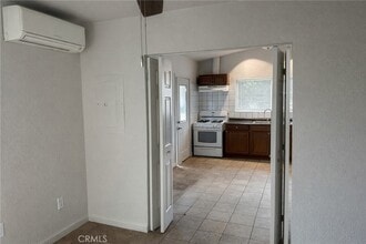 494 Alta Mesa Dr in Riverside, CA - Foto de edificio - Building Photo