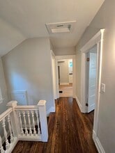 2032 Elm Ave, Unit 2 in Cincinnati, OH - Foto de edificio - Building Photo