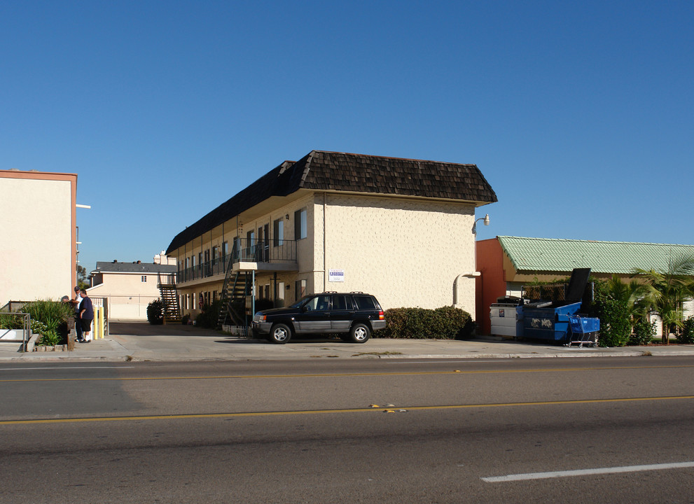 1225 3rd Ave in Chula Vista, CA - Foto de edificio