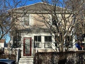 14 Bedlow Ave in Newport, RI - Building Photo - Building Photo