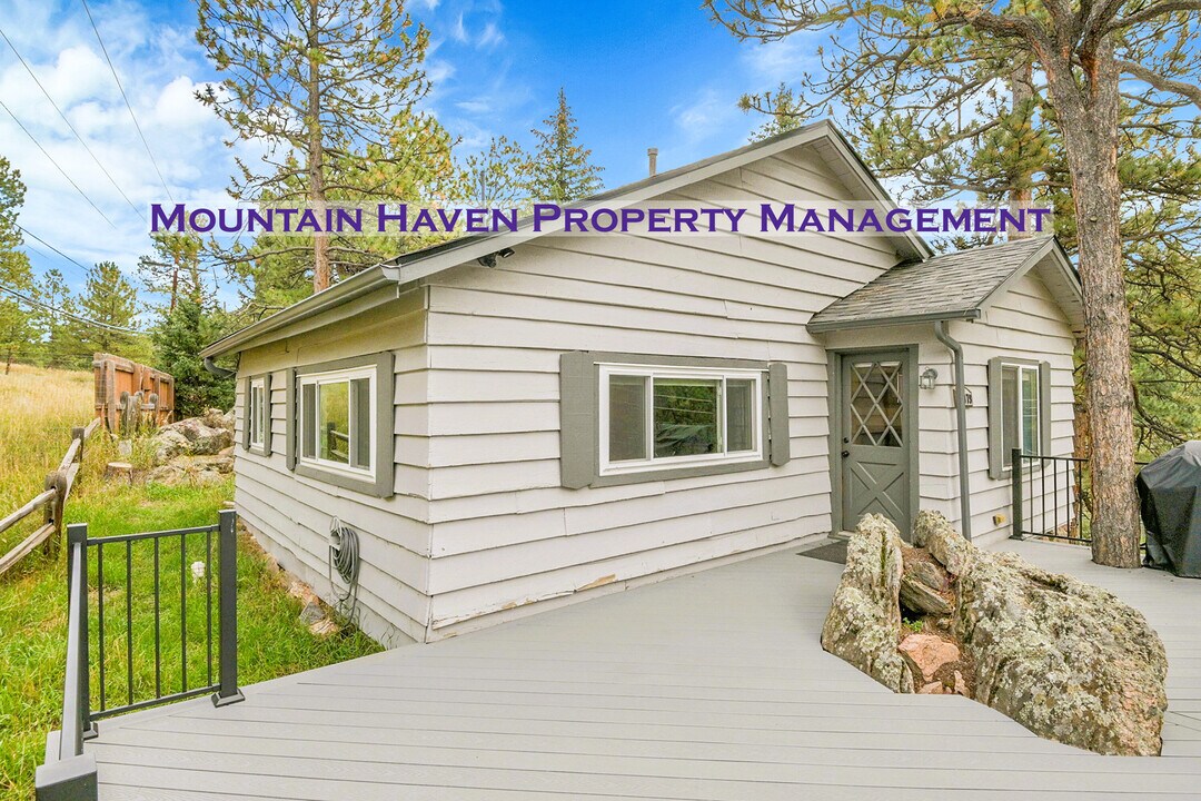 28179 Douglas Park Rd in Evergreen, CO - Building Photo