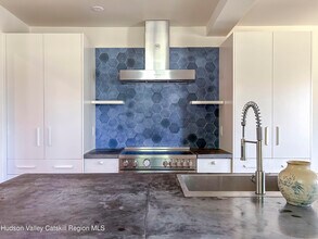 335 Co Rte 10 in Germantown, NY - Building Photo - Building Photo