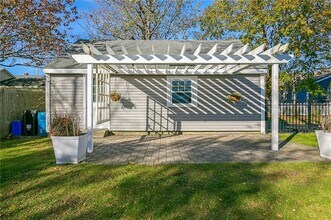 20 Fenner Ave in Newport, RI - Building Photo - Building Photo