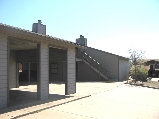 4033 NW Ozmun Ave in Lawton, OK - Building Photo - Building Photo