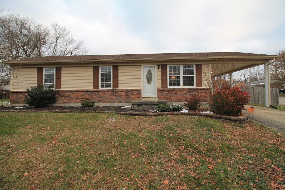 120 Birch Dr in Nicholasville, KY - Building Photo