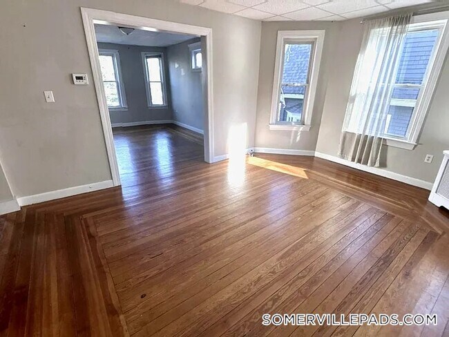 14 Dow St in Somerville, MA - Foto de edificio - Building Photo