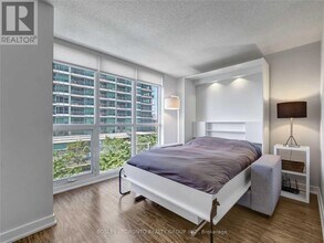 19 Singer Ct in Toronto, ON - Building Photo - Building Photo