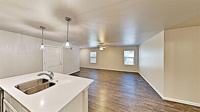 5012 Avion Ct in Oklahoma City, OK - Building Photo - Building Photo