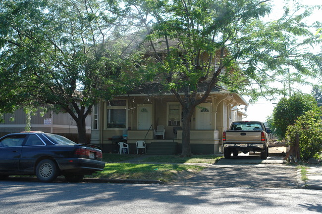 704 N 2nd St in Yakima, WA - Building Photo - Building Photo