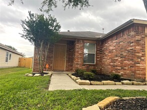 634 Sweet Flower Dr in Houston, TX - Building Photo - Building Photo