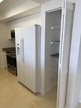 19501 W Country Club Dr, Unit 1815 in Aventura, FL - Building Photo - Building Photo