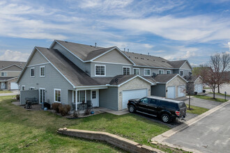 Stone Brook Condominiums in River Falls, WI - Building Photo - Building Photo