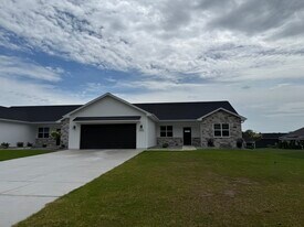 2600 Chambers Xing in Suamico, WI - Building Photo