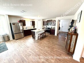 6814 Rondo Measure in San Antonio, TX - Building Photo - Building Photo