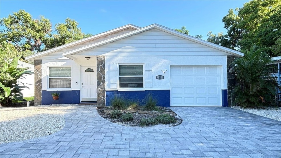 2431 Loma Linda St, Unit 722 in Sarasota, FL - Building Photo