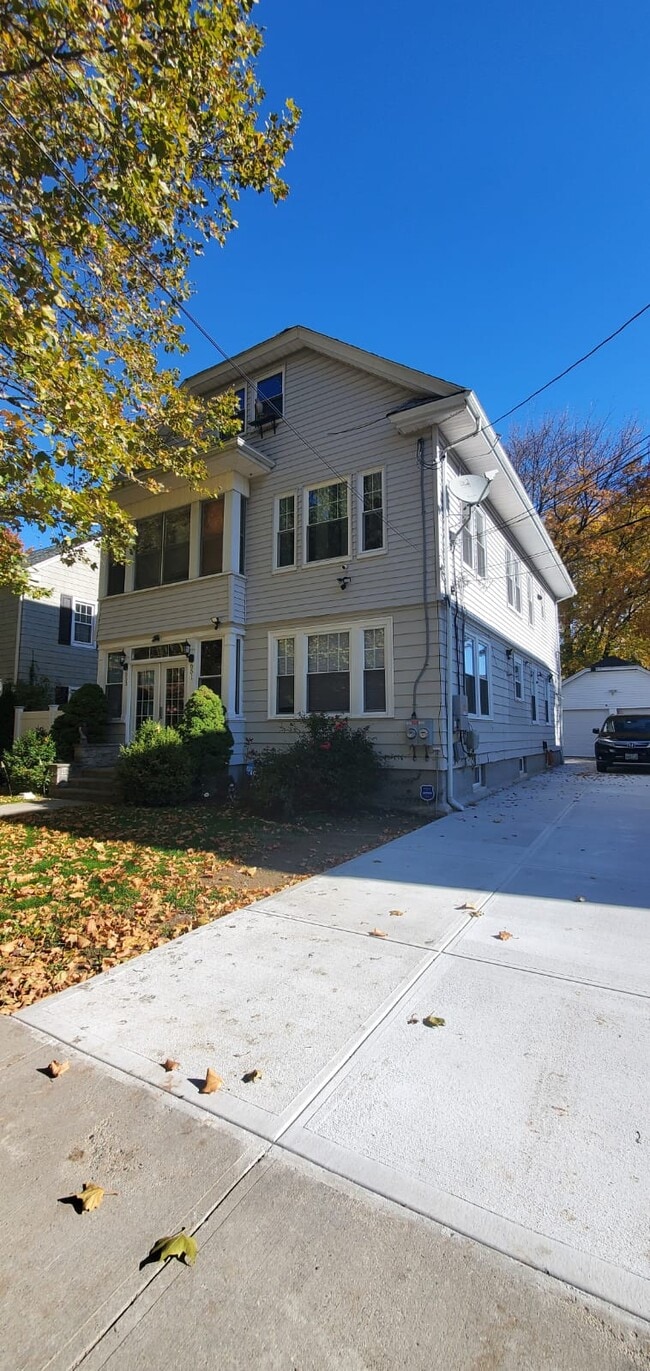 653 Pleasant Valley Pky Rentals in Providence, RI