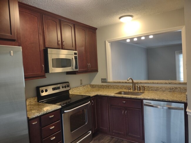 8206 Legare Ct in Charlotte, NC - Building Photo - Building Photo