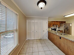 8878 Carroll Manor Dr in Atlanta, GA - Building Photo - Building Photo