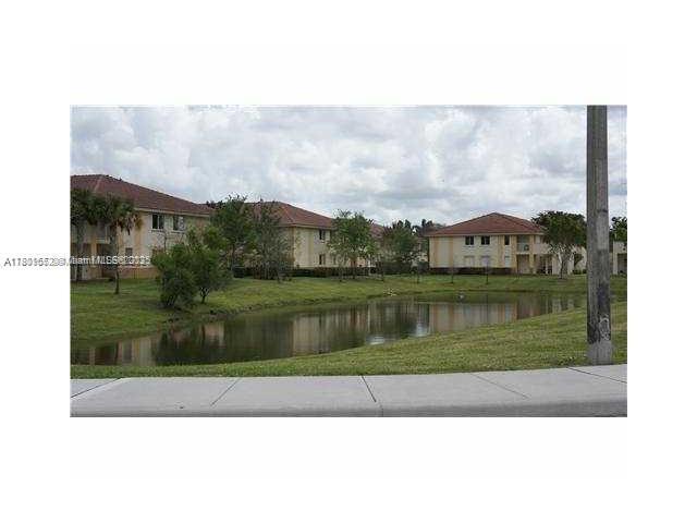 4785 SW 62nd Ave in Davie, FL - Building Photo