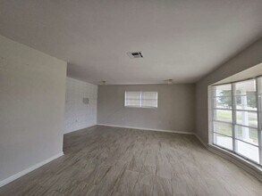 1903 Britton St in Baytown, TX - Building Photo - Building Photo