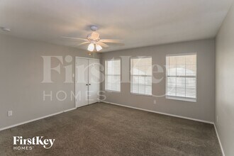 10021 Fox Hill Dr in Fort Worth, TX - Foto de edificio - Building Photo