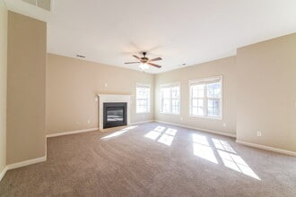 5432 The Vyne Ave in Atlanta, GA - Building Photo - Building Photo