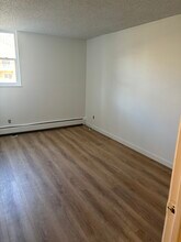 501 Golden Cir, Unit Golden Ridge 7-102 in Golden, CO - Building Photo - Building Photo