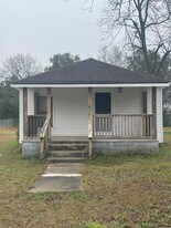 5104 17 St in Eastman, GA - Building Photo