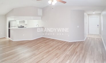 4311 Thonotosassa Ave, Unit 10 in Tampa, FL - Building Photo - Building Photo