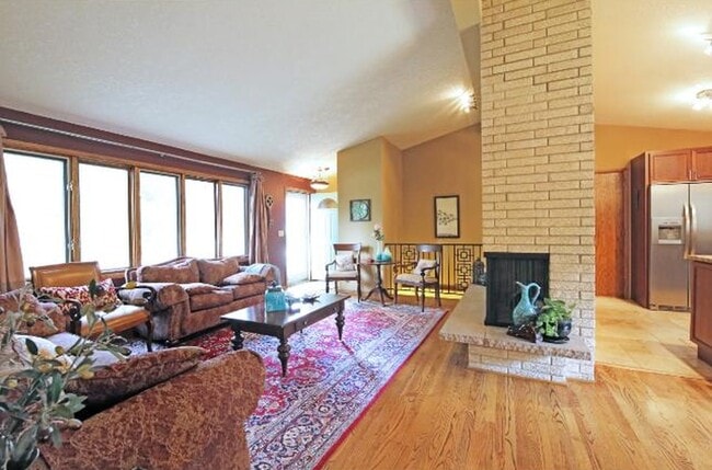 5813 Tracy Avenue in Edina, MN - Building Photo - Building Photo