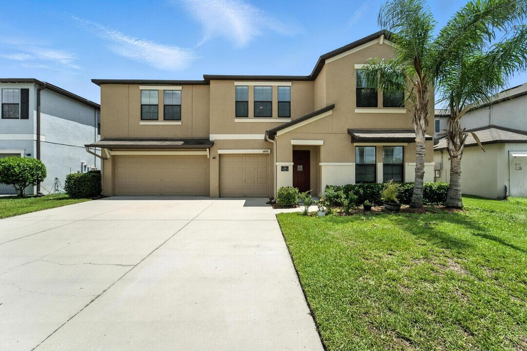 14050 Arbor Pines Dr in Riverview, FL - Building Photo
