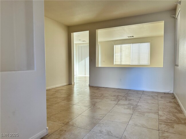 8513 Titania Ct in Las Vegas, NV - Building Photo - Building Photo