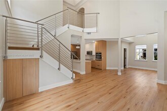 11032 NW 48th Ln in Doral, FL - Building Photo - Building Photo