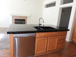 6940 Cherry Ridge Cir in Roseville, CA - Building Photo - Building Photo