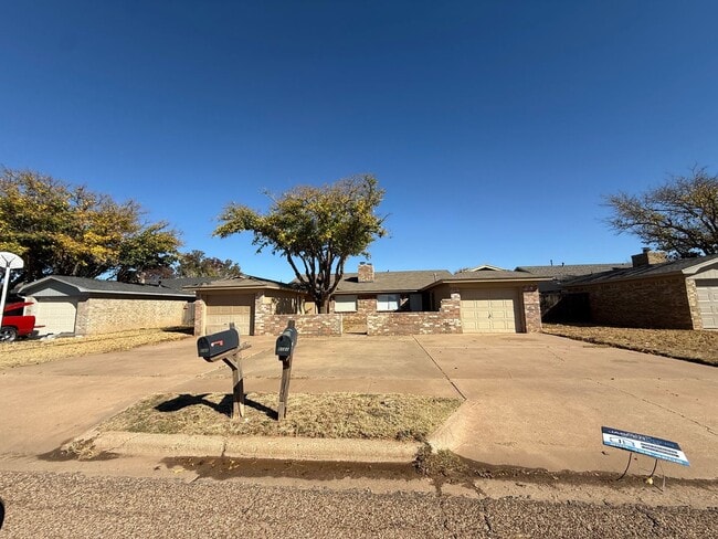 808 N Elkhart Ave in Lubbock, TX - Building Photo - Building Photo
