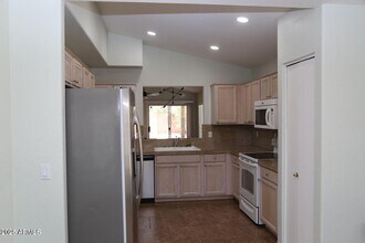 2228 E Aire Libre Ave in Phoenix, AZ - Building Photo - Building Photo