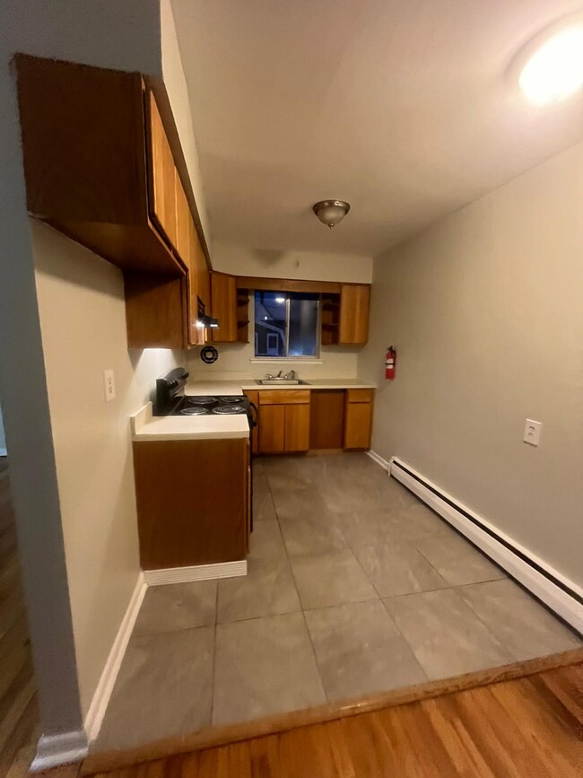 94 Mount Vernon Ave, Unit 7 in Irvington, NJ - Building Photo - Building Photo