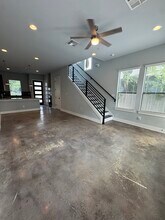 419 Cactus St in San Antonio, TX - Foto de edificio - Building Photo