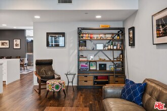 825 Kings Rd in West Hollywood, CA - Building Photo - Building Photo
