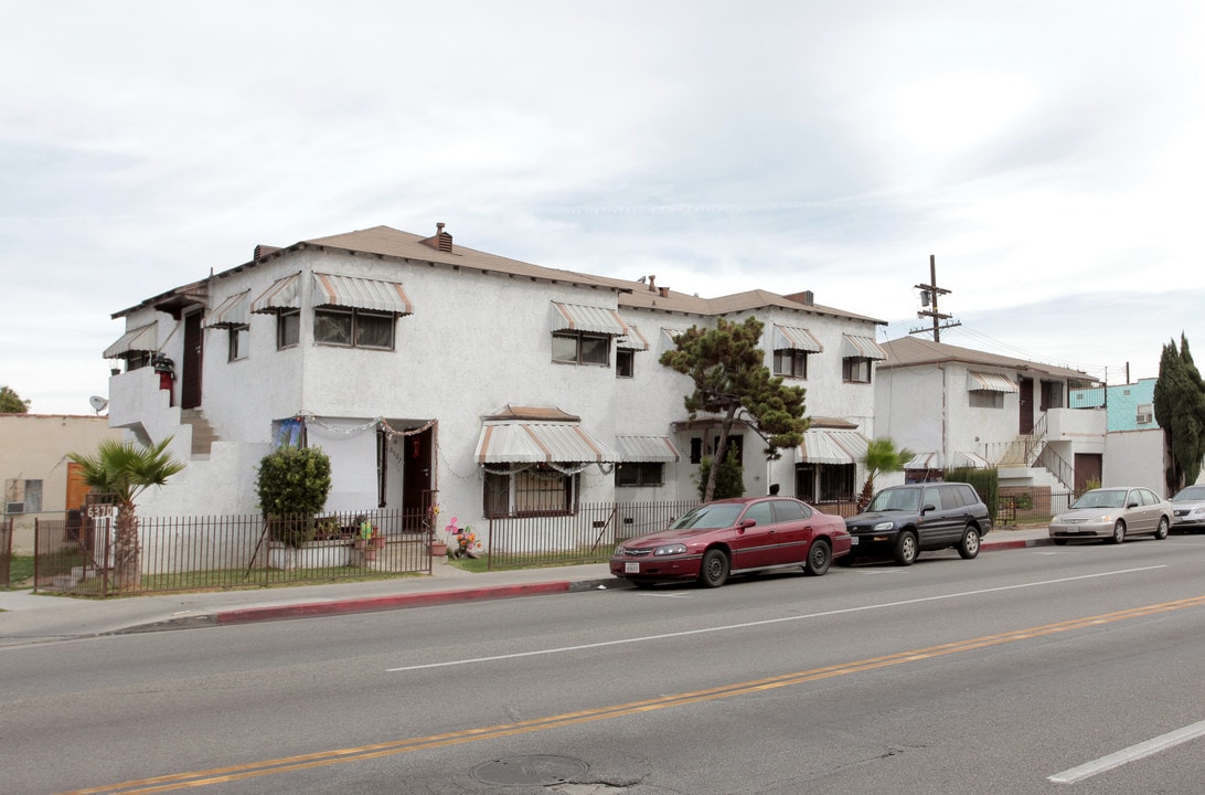 2907 E Gage Ave in Huntington Park, CA - Building Photo