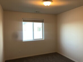 4229 Cove W Dr in Moses Lake, WA - Building Photo - Building Photo