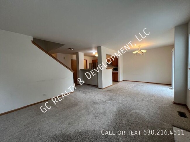 2336 Stoughton Cir in Aurora, IL - Building Photo - Building Photo