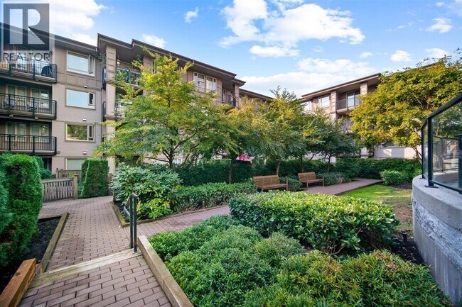 3510 Lincoln Ave in Coquitlam, BC - Building Photo - Building Photo