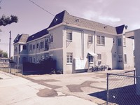 908 Glenoaks Blvd in San Fernando, CA - Foto de edificio - Building Photo